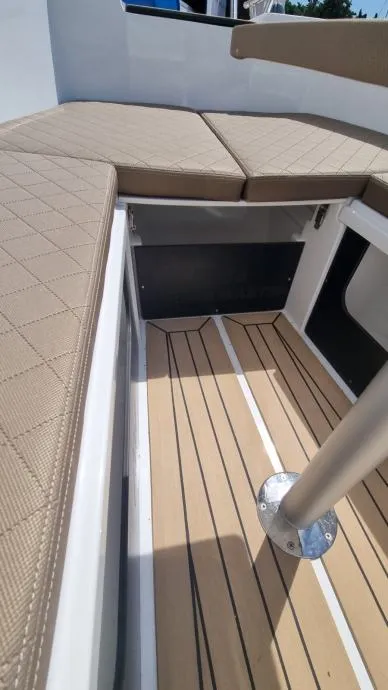ocean master 605s + suzuki 140 ks (bijela kapa motora) - slika 3