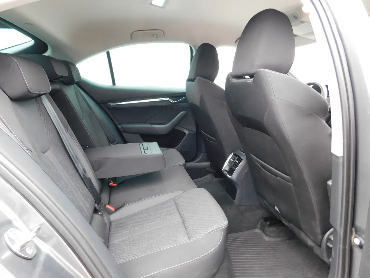 10482 škoda octavia style 2.0 tdi - slika 11