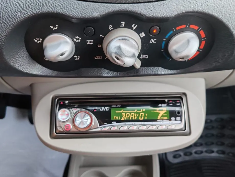 renault twingo 1,2 reg 31.10.2025 - slika 15