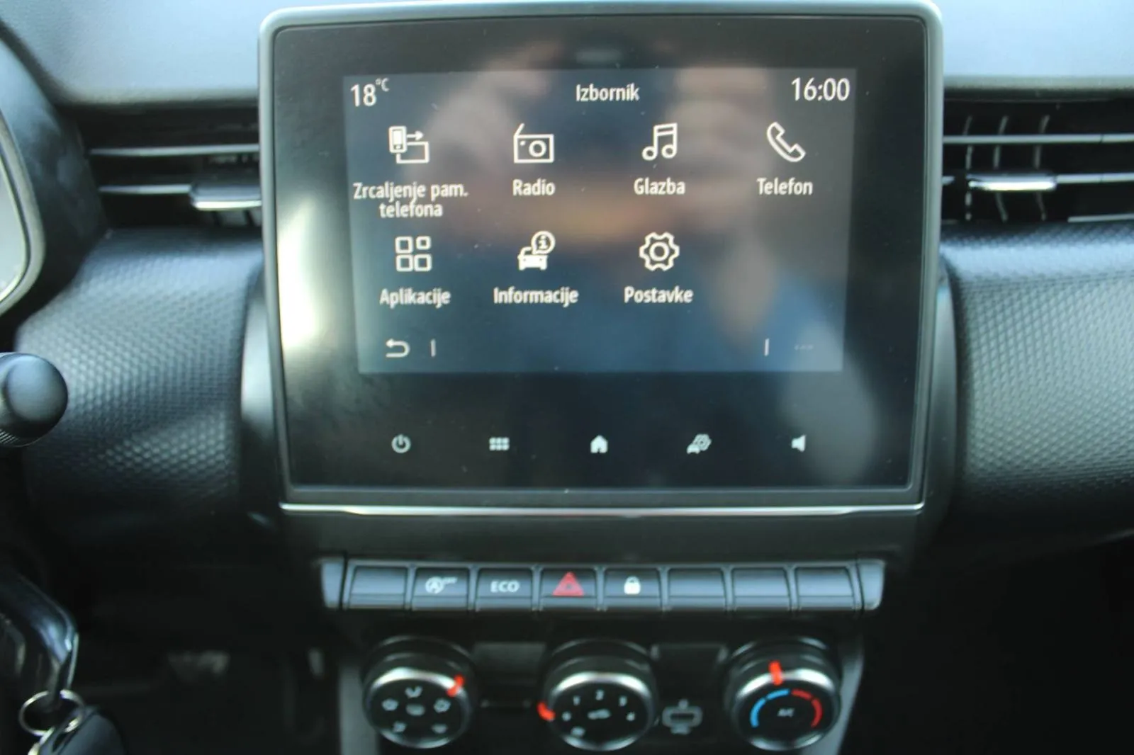 renault clio 1.0 tce equilibre - slika 18
