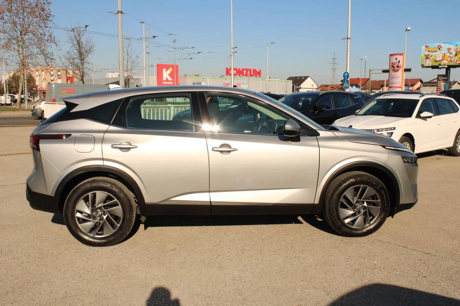 nissan qashqai 1.3 mhev automatik *led, kamera* - slika 4