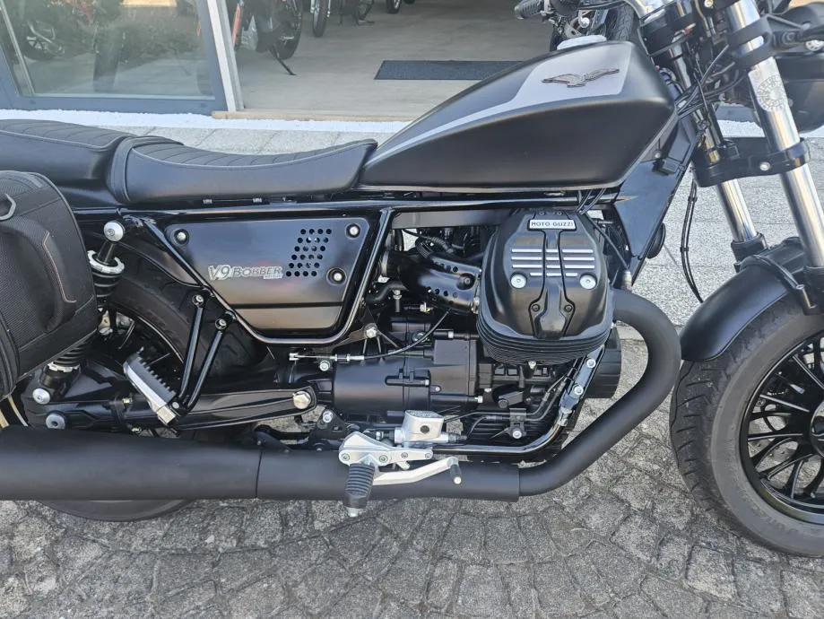 moto guzzi v9 bobber abs, s garancijom, 2021 god. - slika 12