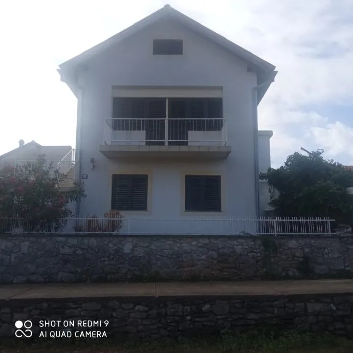 !!kuća s dvorištem,staro selo: murter, 105.00 m2 (prodaja) - slika 4