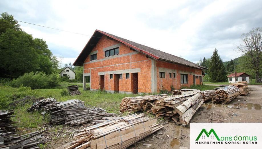 poslovni prostor: brod moravice, skladišni/radiona, 1600 m2 (prodaja) - slika 2