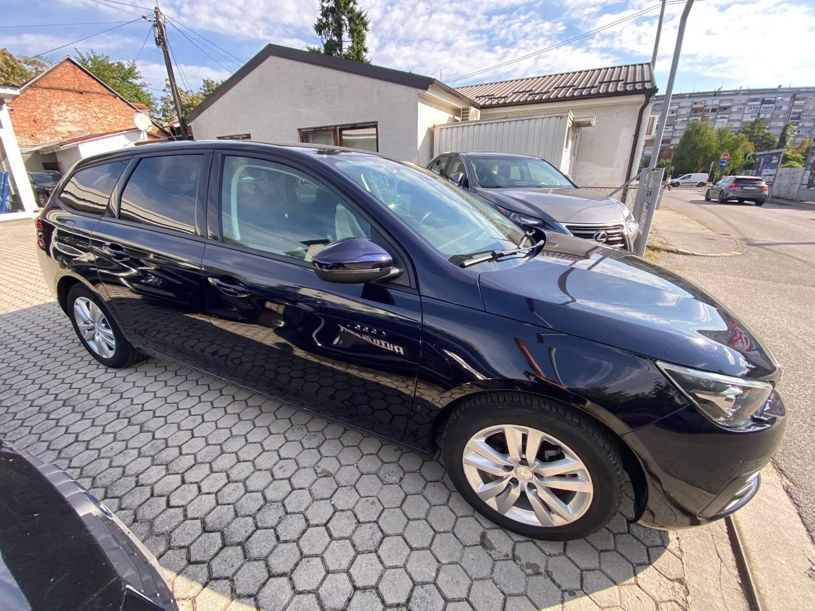 peugeot 308 sw 1,5 bluehdi automatik, navi, tempomat, 4x garancija! - slika 6