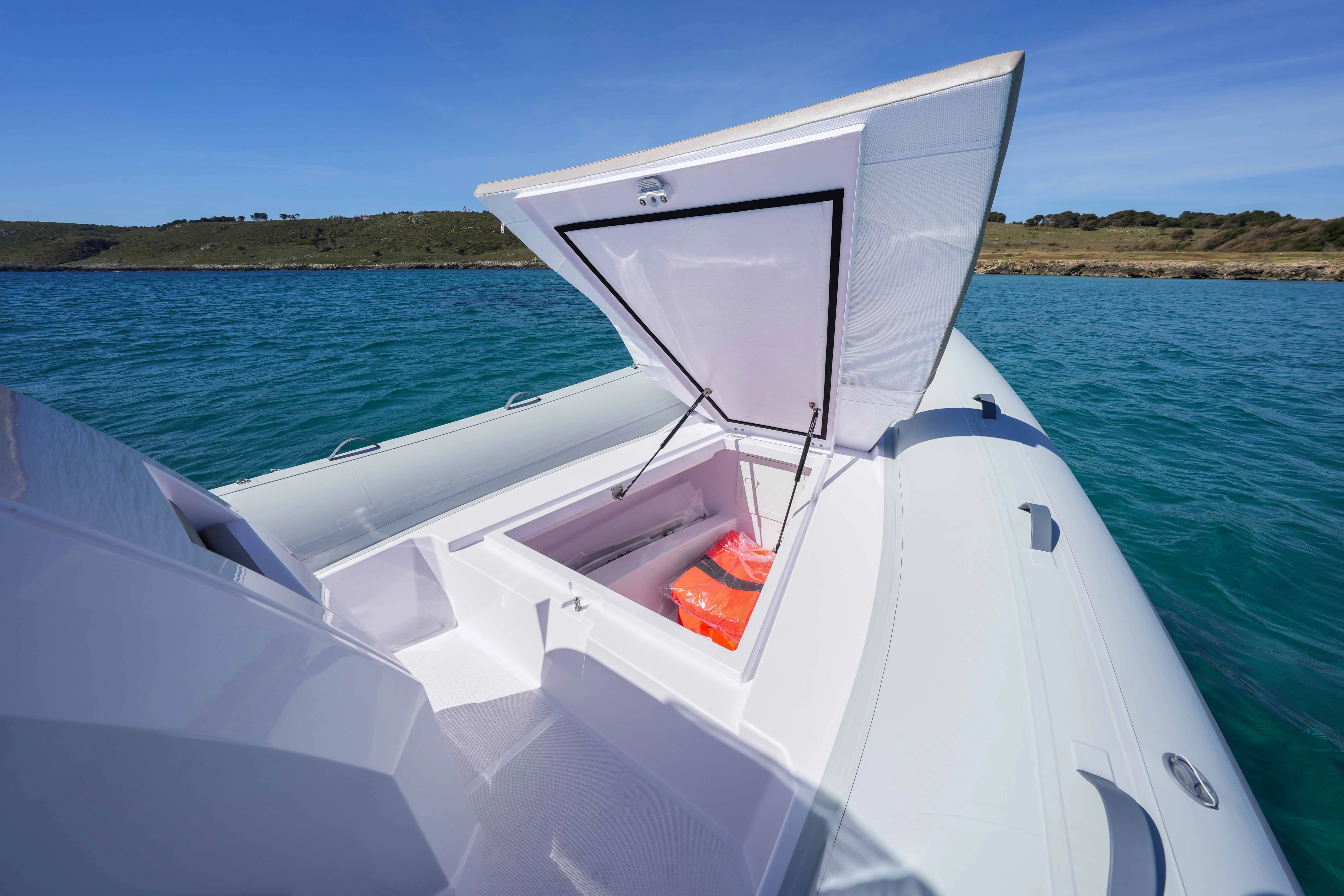 najam broda - italboats predator 700t - 250 ks (2025.) - slika 21