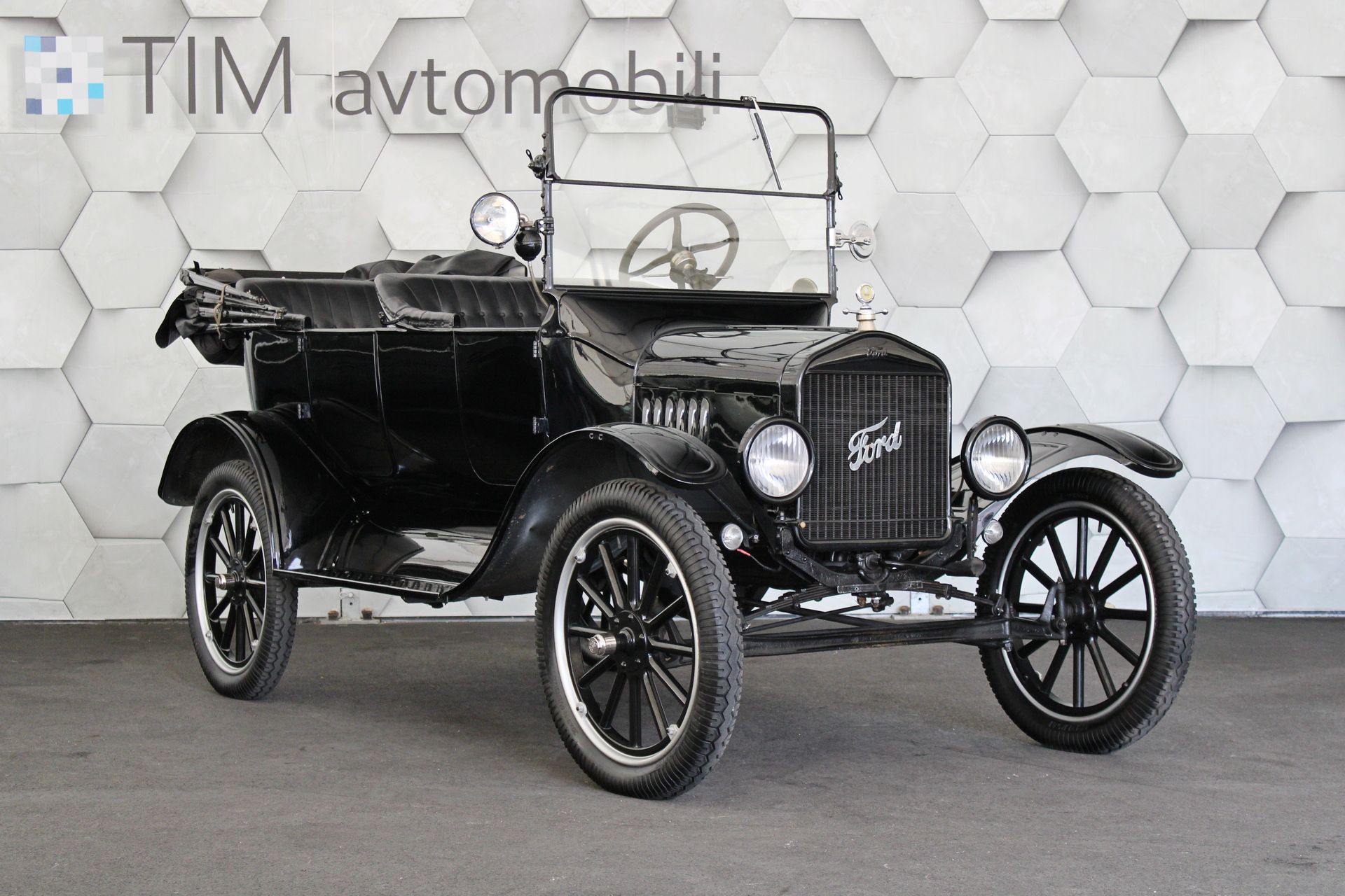 ford model t convertible - restavriran - slika 2