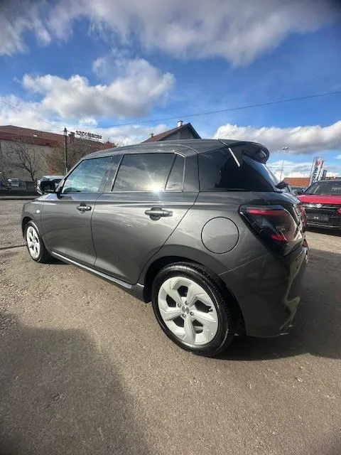 suzuki swift 1,2 hybrid gl+ premium 2wd financiranje 1/3 sa 3% kamata - slika 4