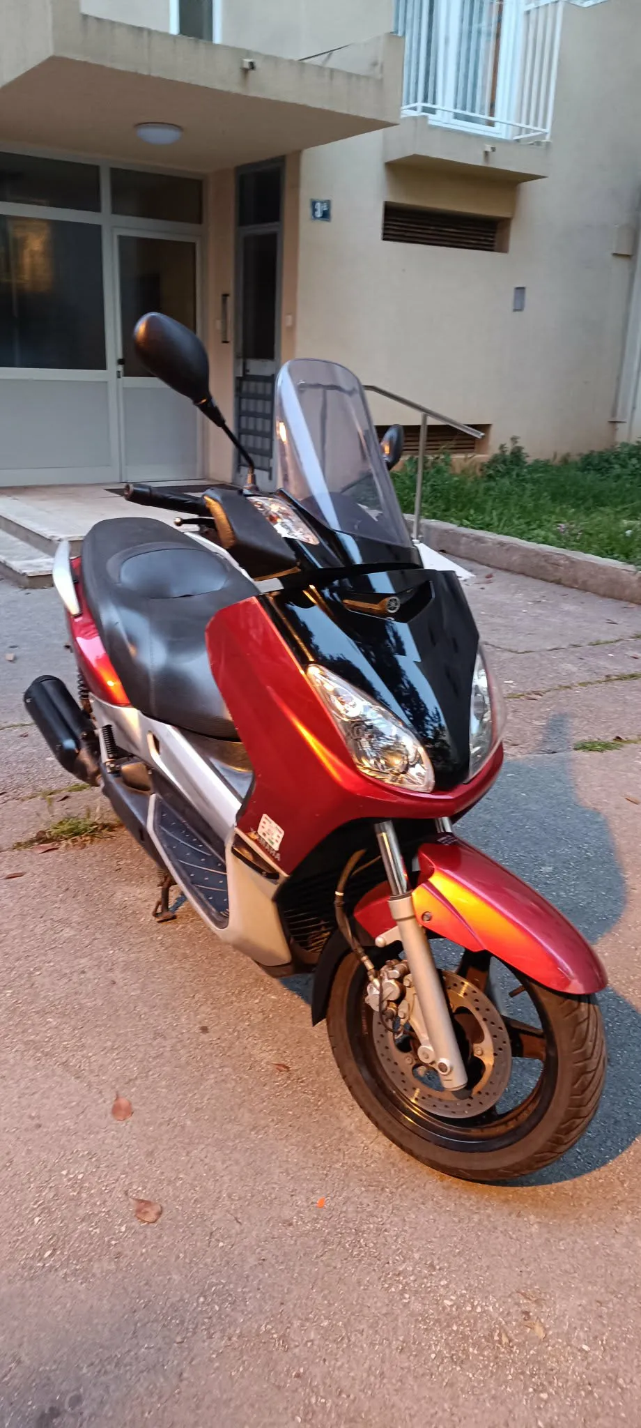 yamaha x-max 250 - slika 4