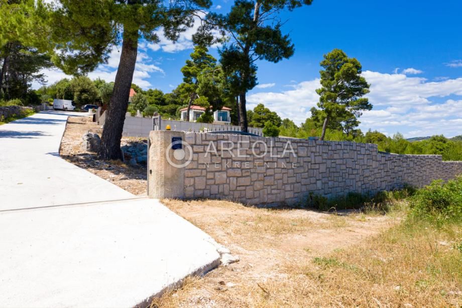 brač, selca (puntinak) - građevinsko zemljište, 1761m2 - 150m od mora! - slika 3