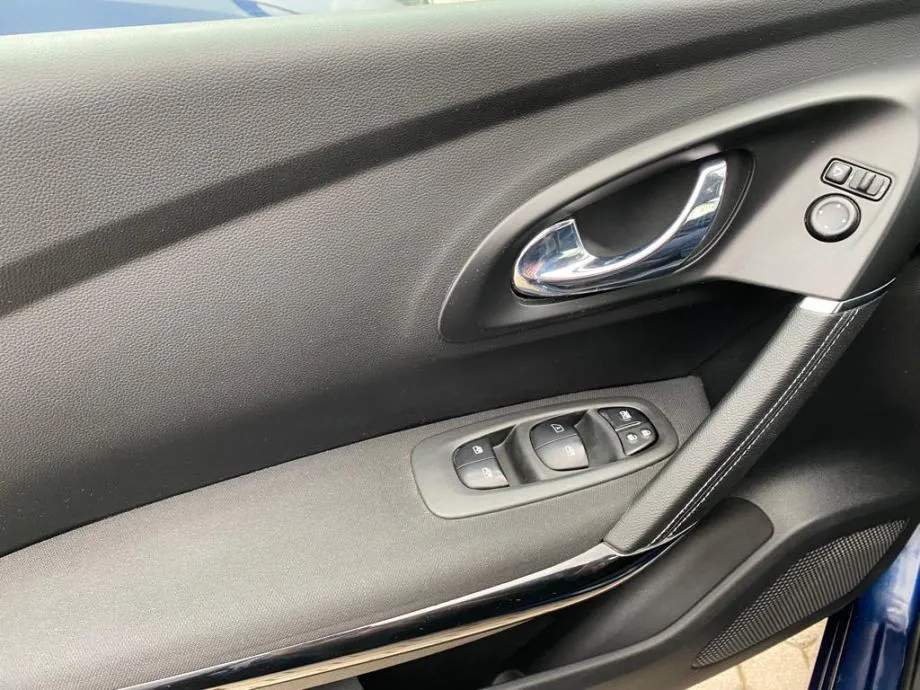 renault kadjar dci 110 automatik, keyless, navigacija, 4x garancija!! - slika 14