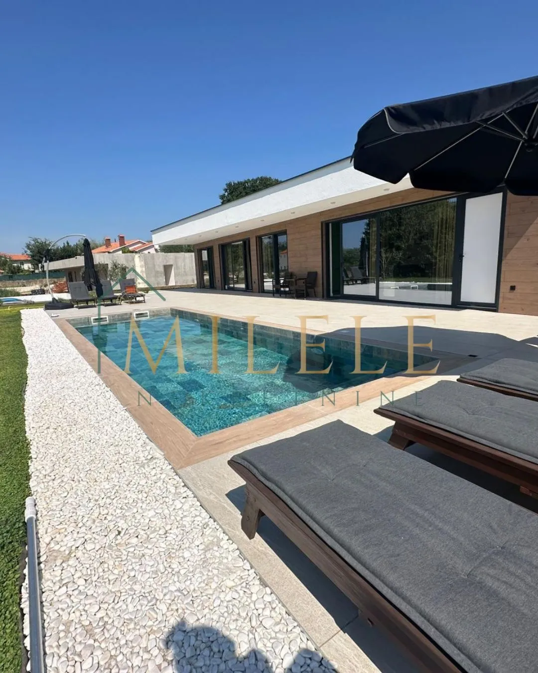 moderna vila s bazenom na prodaju - slika 2