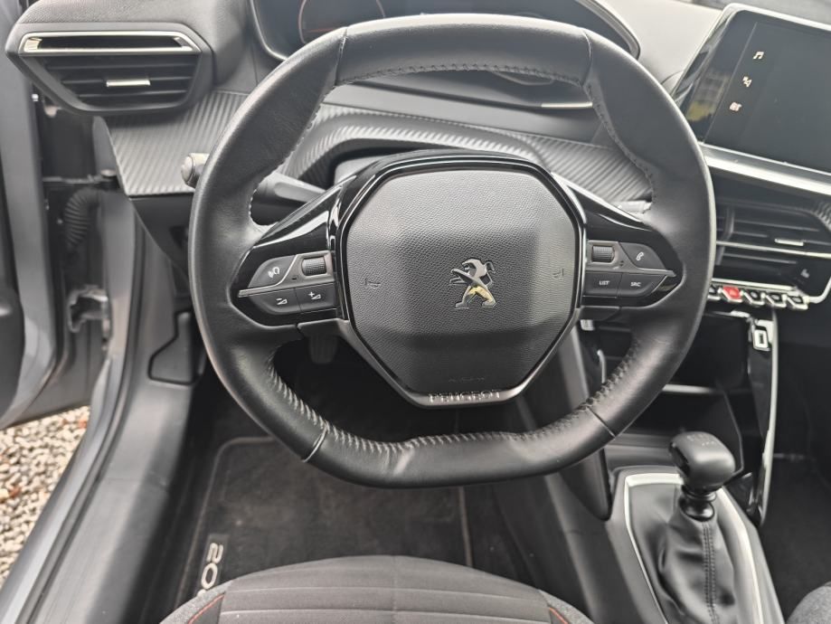 peugeot 208 1,5 blue hdi - slika 16