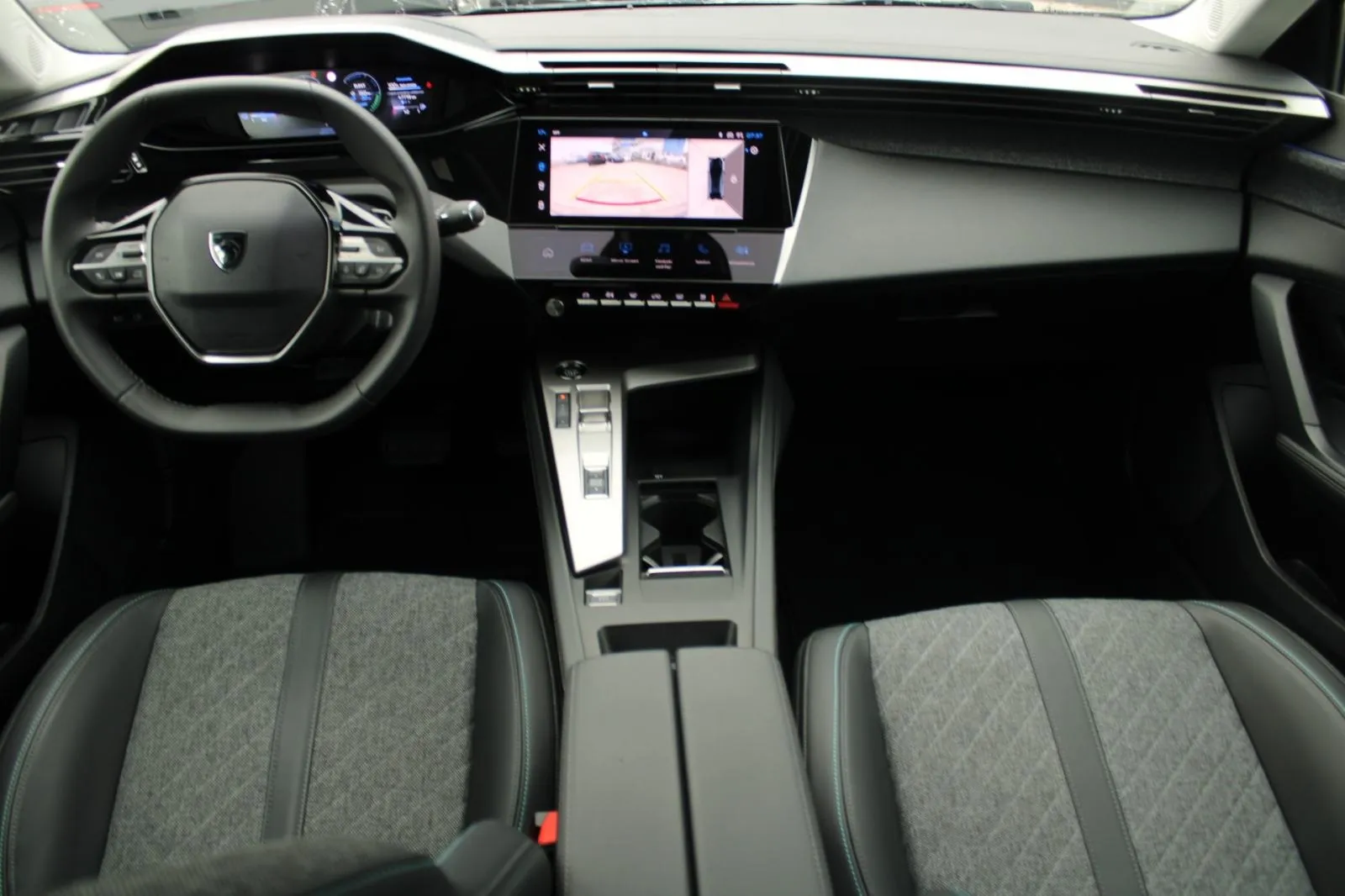 peugeot 408 1.6 hybrid 180 allure *led,navigacija,kamera* automatik - slika 15