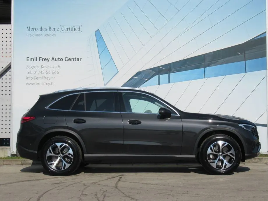 mercedes-benz glc 300 de 4matic avantgarde/panorama/burmester/memory - slika 5