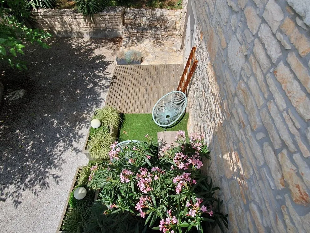 kuća: poreč, 349 m2, villa s bazenom, ljetnom kuhinjom, dupla garaža - slika 13