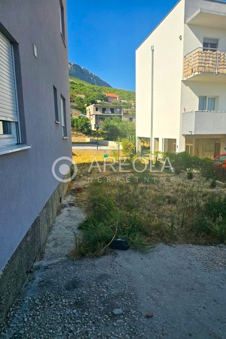 solin, srednja strana (bubići) - kuća s 3 stana (1s + 3s + 4s) - slika 2