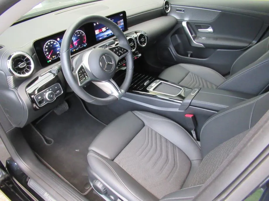 mercedes-benz cla 180 progressive - slika 9