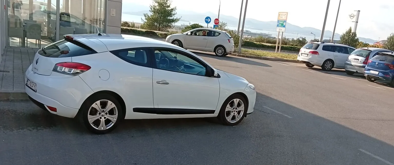 prodaje se ili mijenja renault megan 1.4 turbo benzinac.reg. 04.04.27. - slika 9