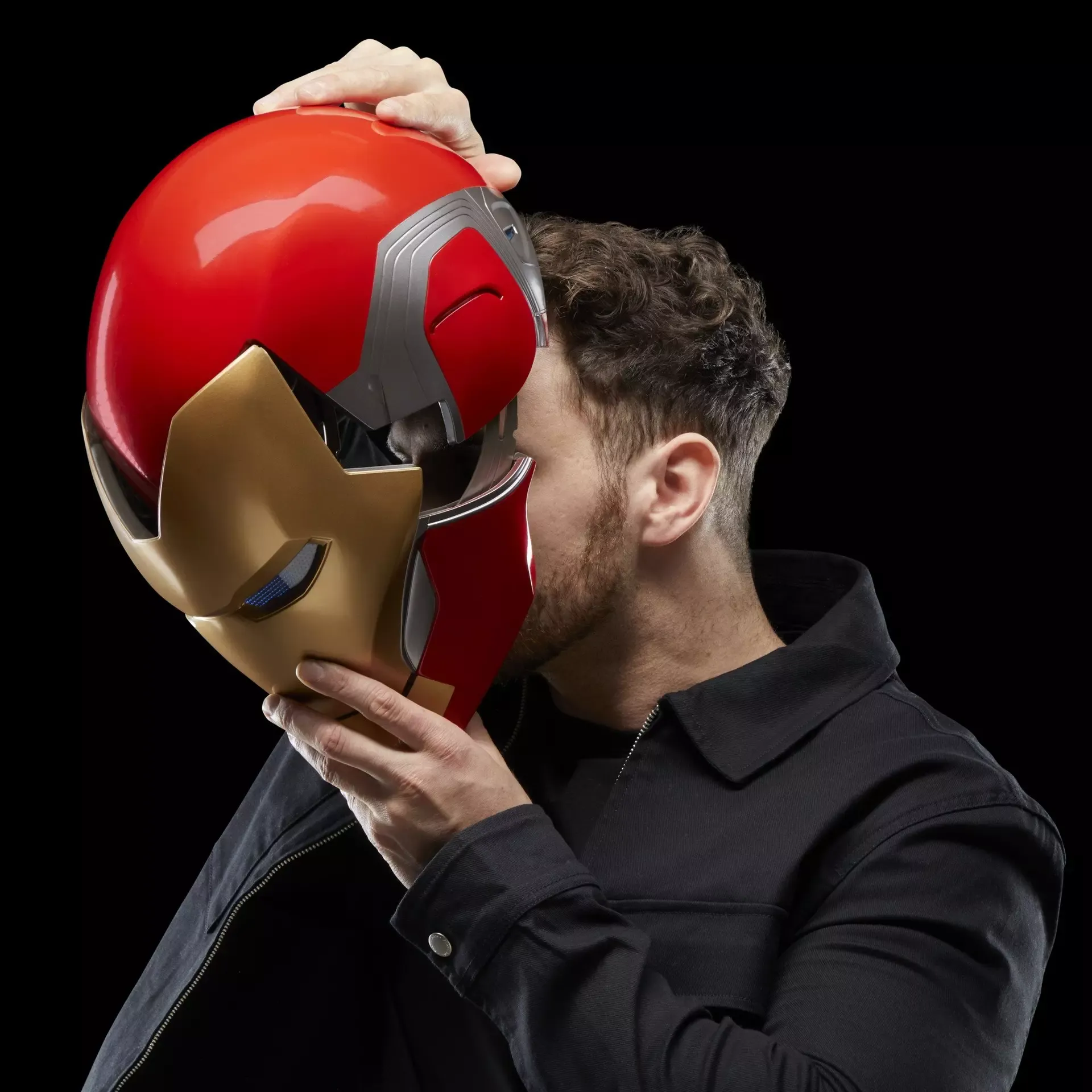 marvel legends series – iron man electronic helmet - slika 6