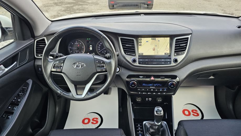 hyundai tucson 1.7 crdi,xenon,panorama,navigacija,kamera,gr.sj,alu 17, - slika 13