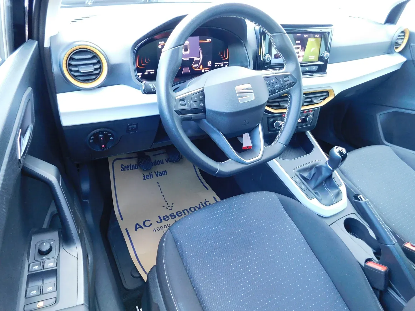 11463 seat arona 1.0 tsi style - slika 9