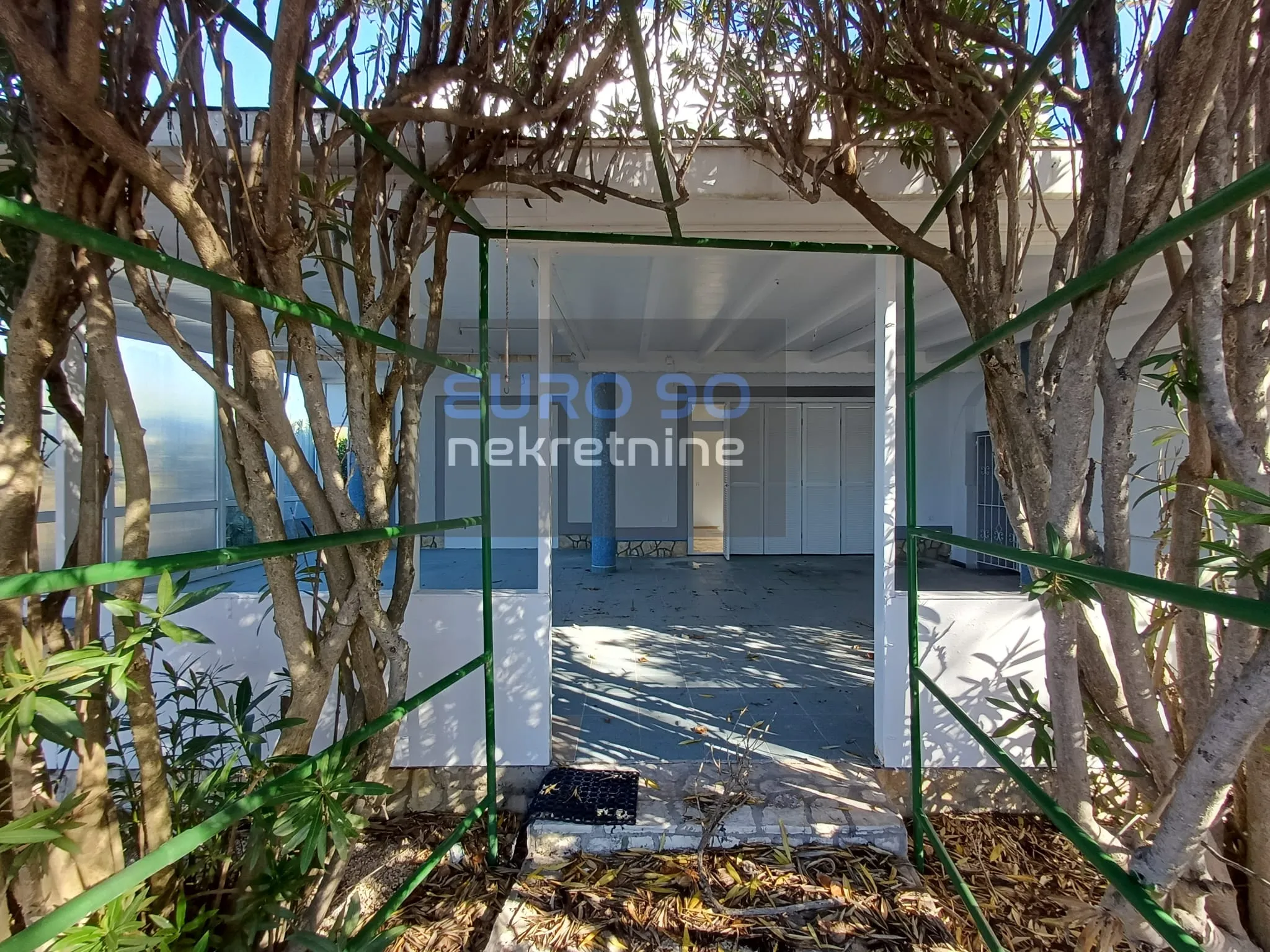 rtina- velika kuća s 12 apartmana, 1.red do mora i prekrasne plaže !! - slika 12