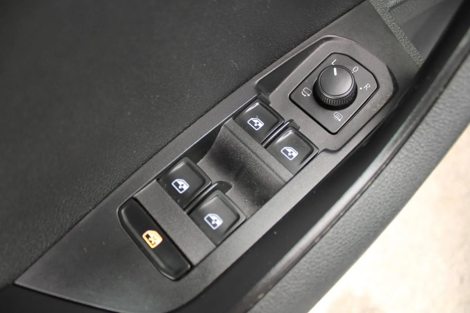 škoda karoq 2.0 tdi dsg *navigacija, kamera* - slika 18