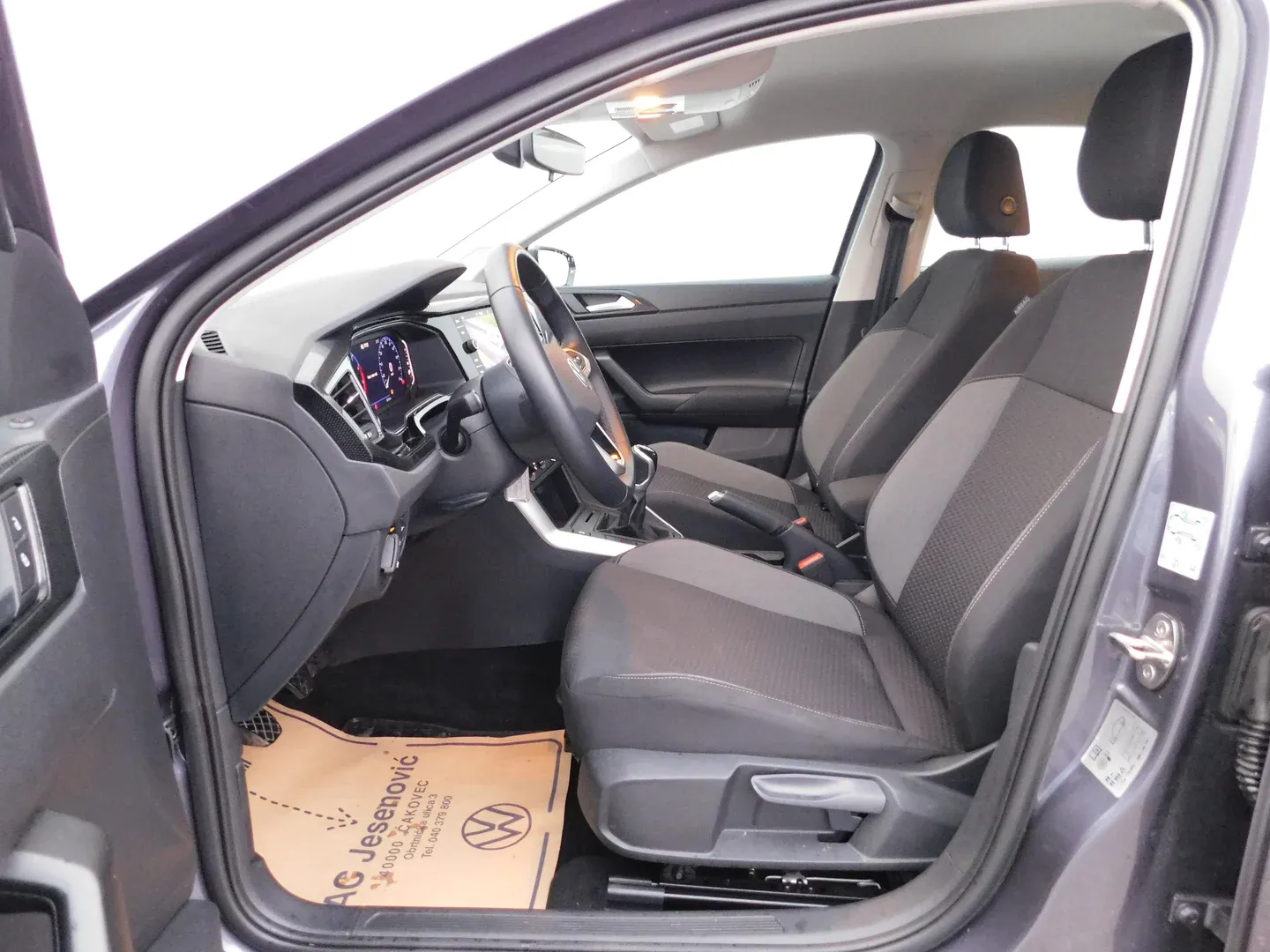 10494 volkswagen polo 1.0 tsi life - slika 8