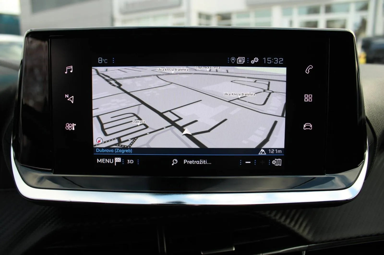 peugeot 2008 1.2 puretech automatik allure *led, navigacija* - slika 18