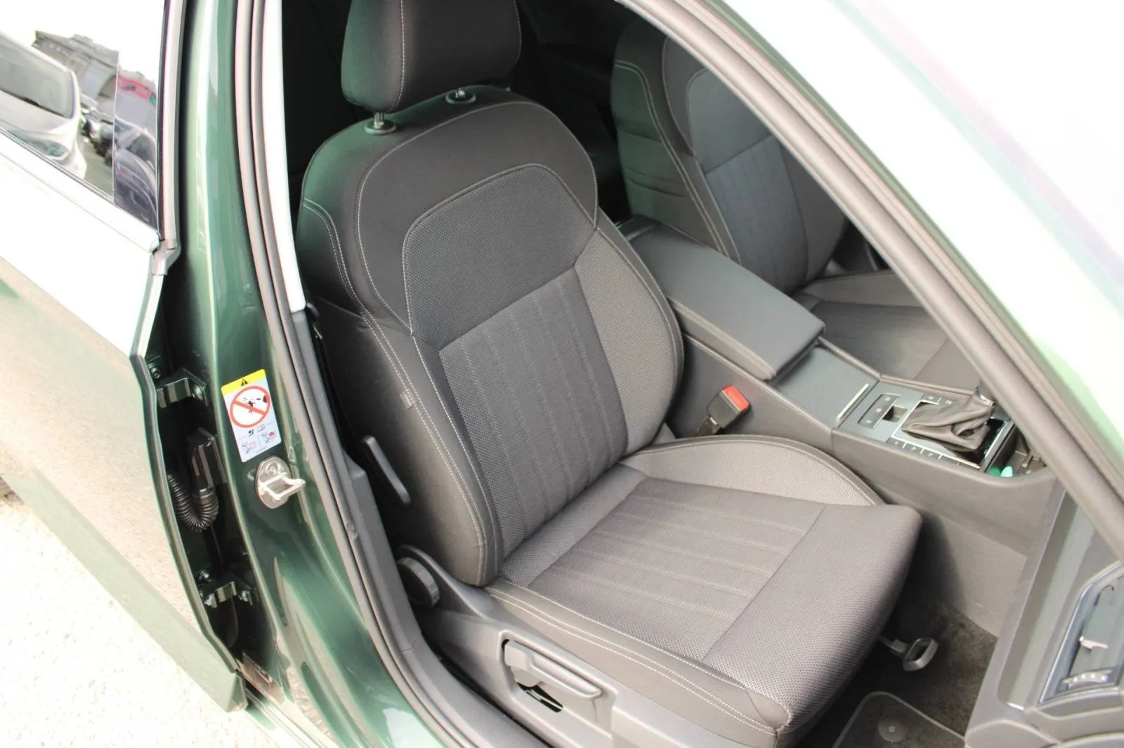 škoda superb combi 1.4 tsi iv automatik *led, navigacija, kamera* - slika 25
