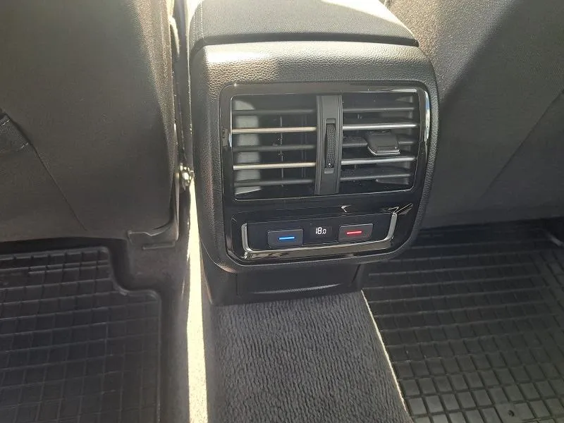 vw passat variant 2,0 tdi*150ks*dsg automatik*klima*park.pilot* - slika 20