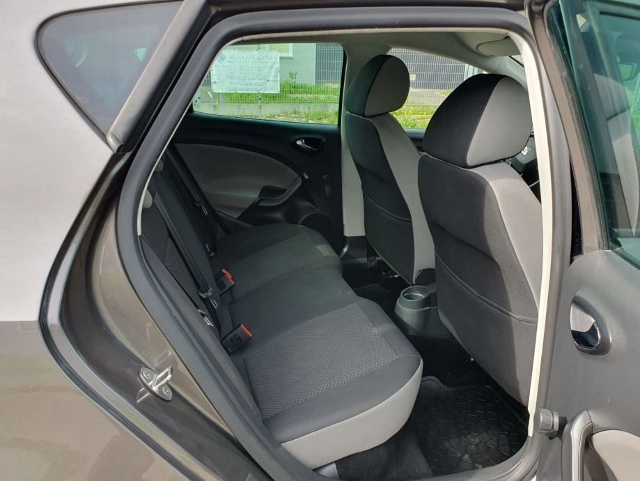 seat ibiza 1,4 tdi 143 000 kilometara 2017 god - slika 9