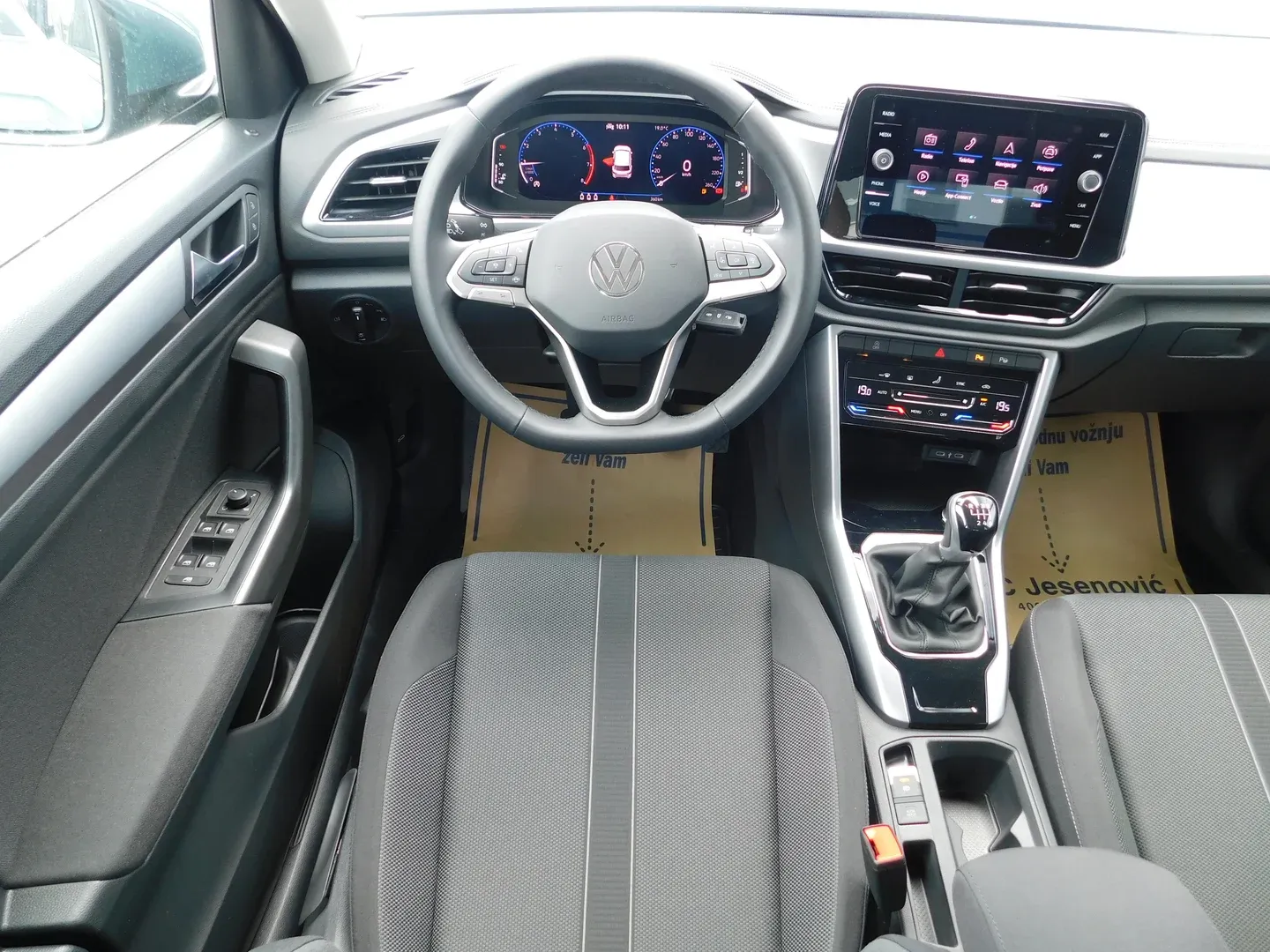 10581 volkswagen t-roc 1.0 tsi life - slika 10