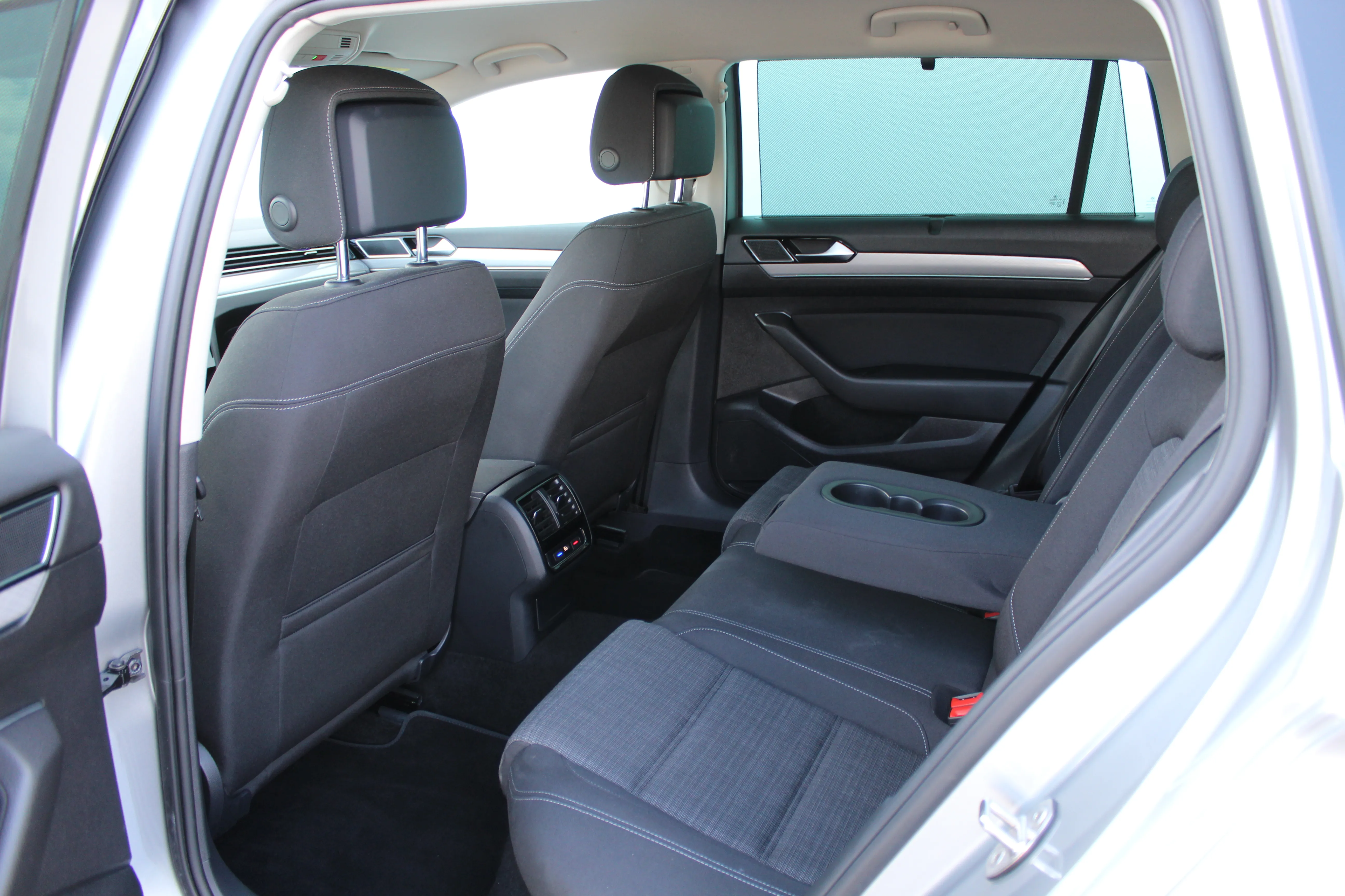 13111 volkswagen passat variant 2.0 tdi dsg business - slika 11