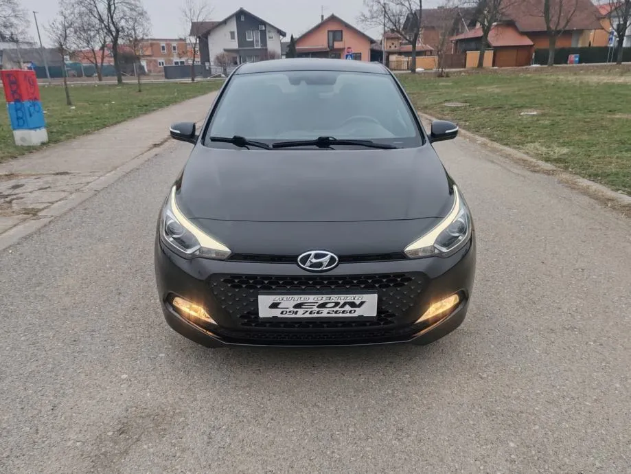 hyundai i20 1,25, 2017g. 137000 km, kartice 24/36 rata - slika 2