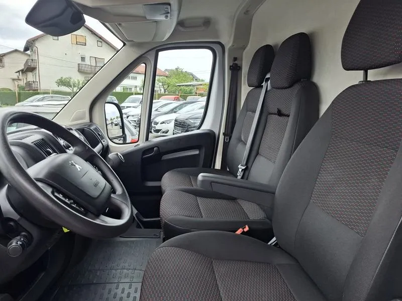 peugeot boxer 2.2 hdi*140ks*klima*navigacija*park.kamera* - slika 12