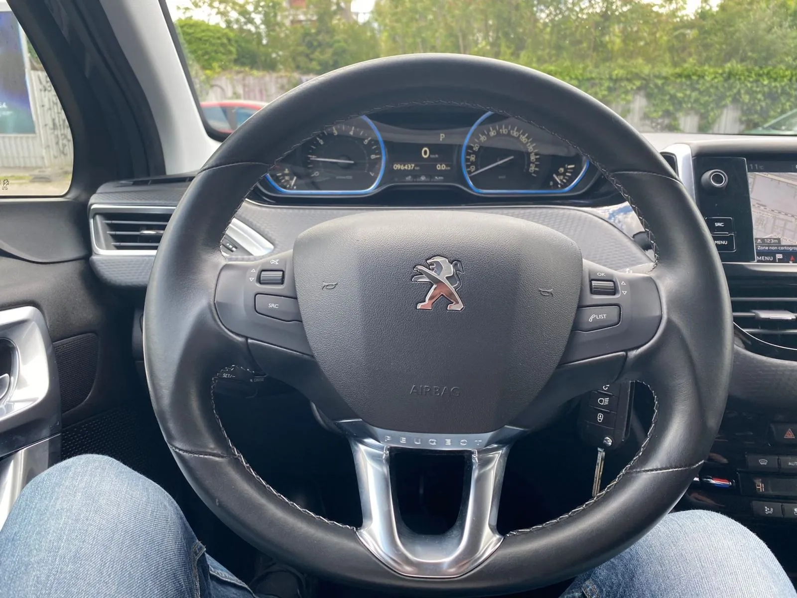 peugeot 2008 1,2 puretech automatik, navi, tempomat, 4x garancija!!! - slika 14
