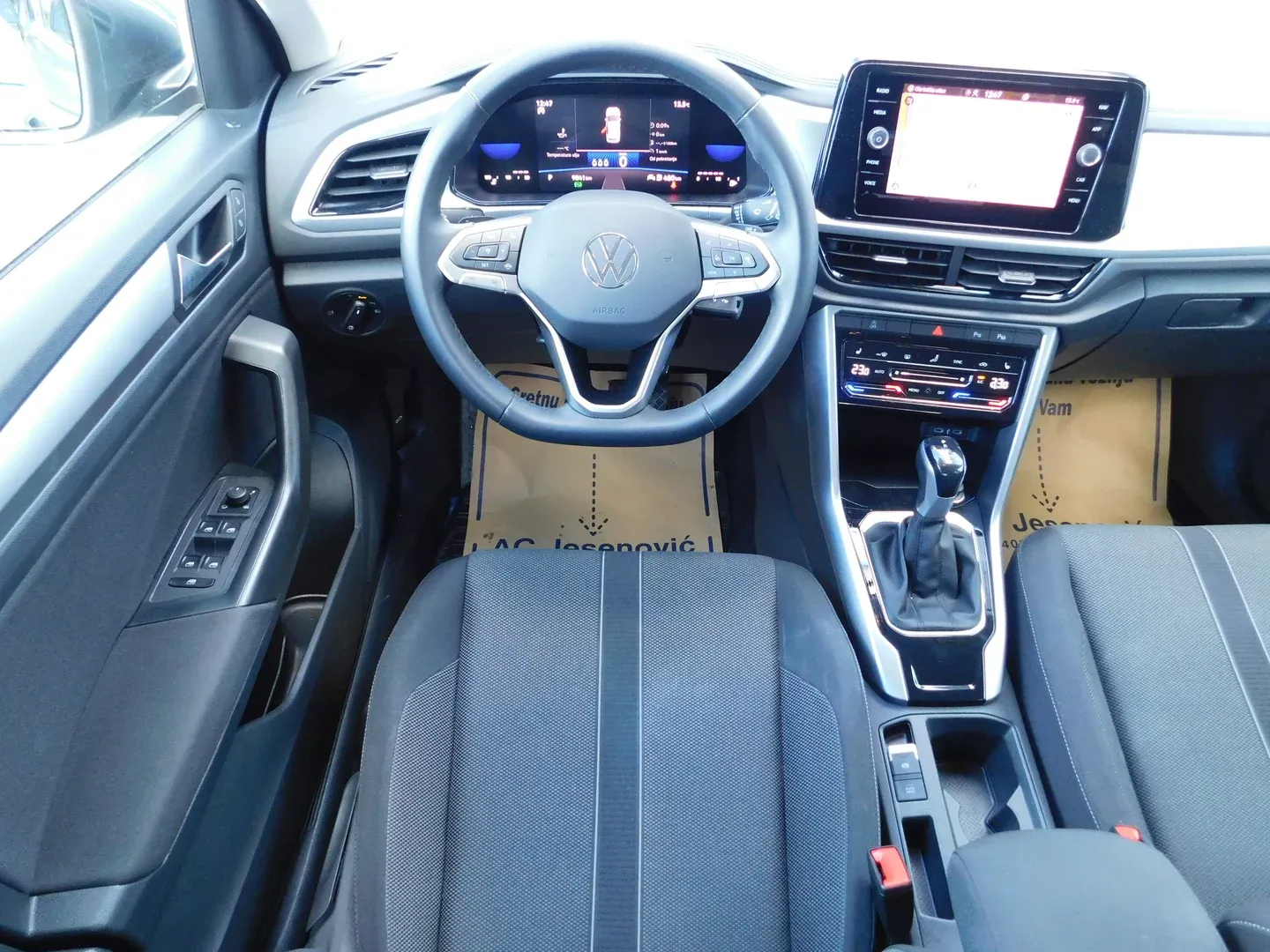 10199 volkswagen t-roc 1.5 tsi evo dsg life - slika 9