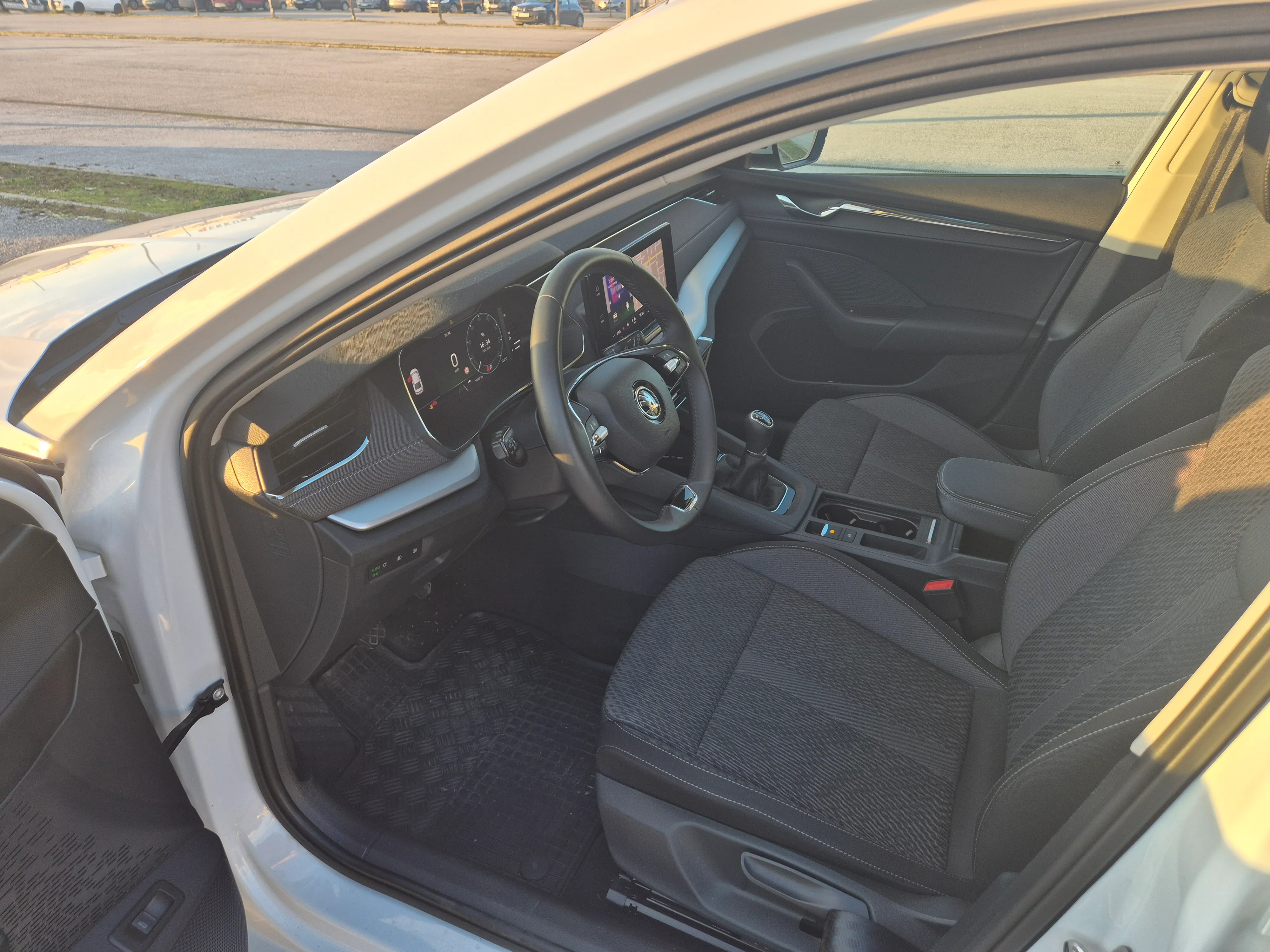 škoda octavina 1.5 tsi , 2024.g. - slika 4