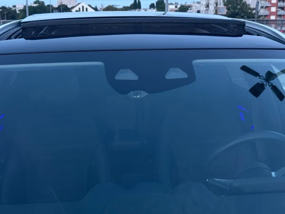 mercedes-benz c200d t amg line *pano, vrhunsko stanje, 2 seta kotača* - slika 17