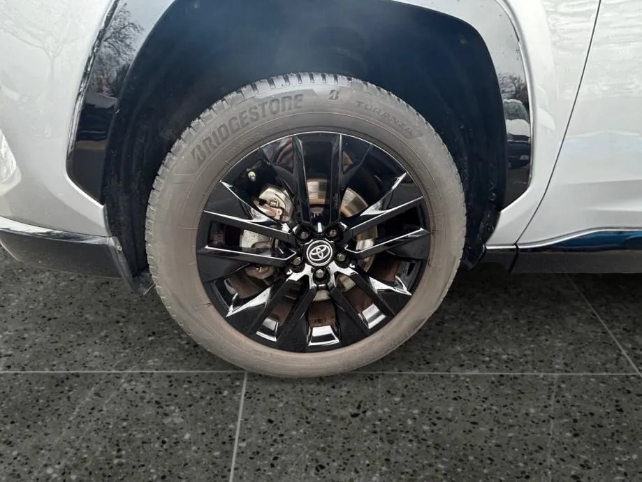 toyota rav4 2,5 hev style tech - slika 11