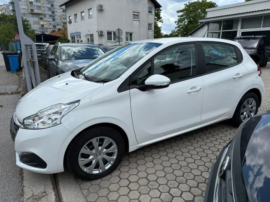 peugeot 208 1,5 bluehdi, navi, klima, tempomat, 4x garancija!!! - slika 2