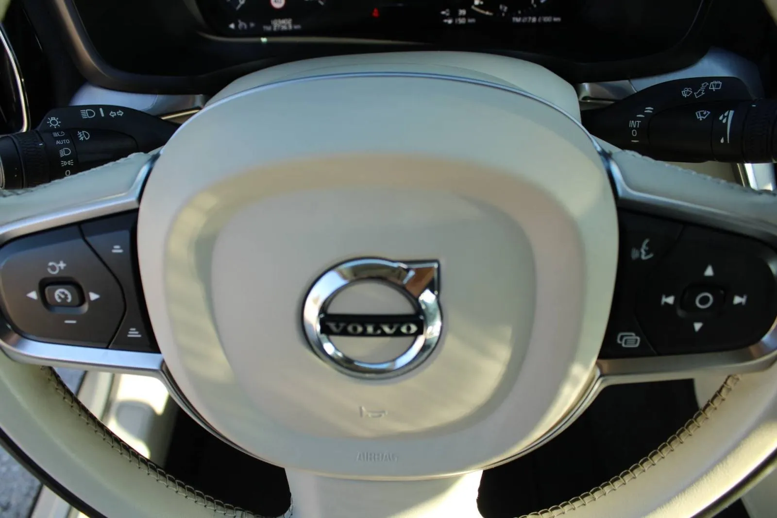 volvo v60 t6 awd recharge inscription *led, navigacija, kamera* - slika 16