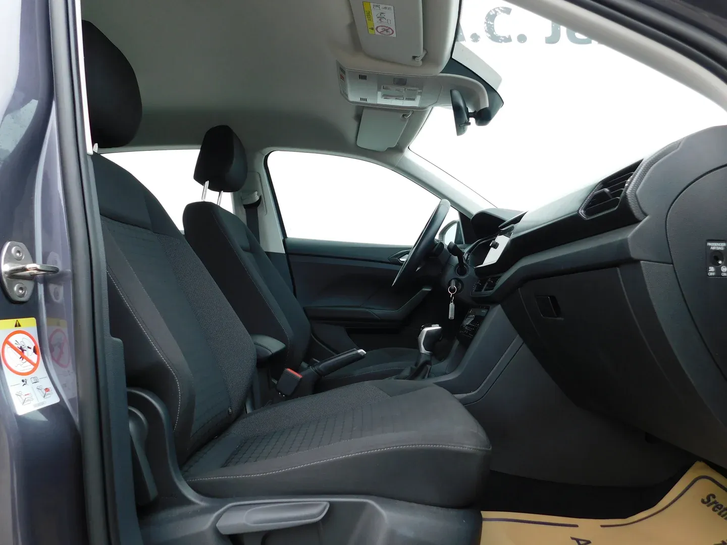 10828 volkswagen t-cross 1.0 tsi dsg life - slika 12
