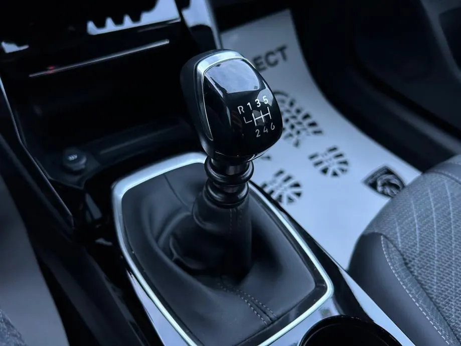 peugeot 208 allure 100 2025 - gratis registracija - rezerviran! - slika 17