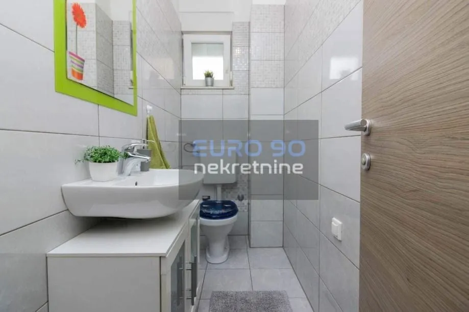 zadar/plovanija-namješten trosoban stan 81 m2, dva parkirna mjesta !!! - slika 5