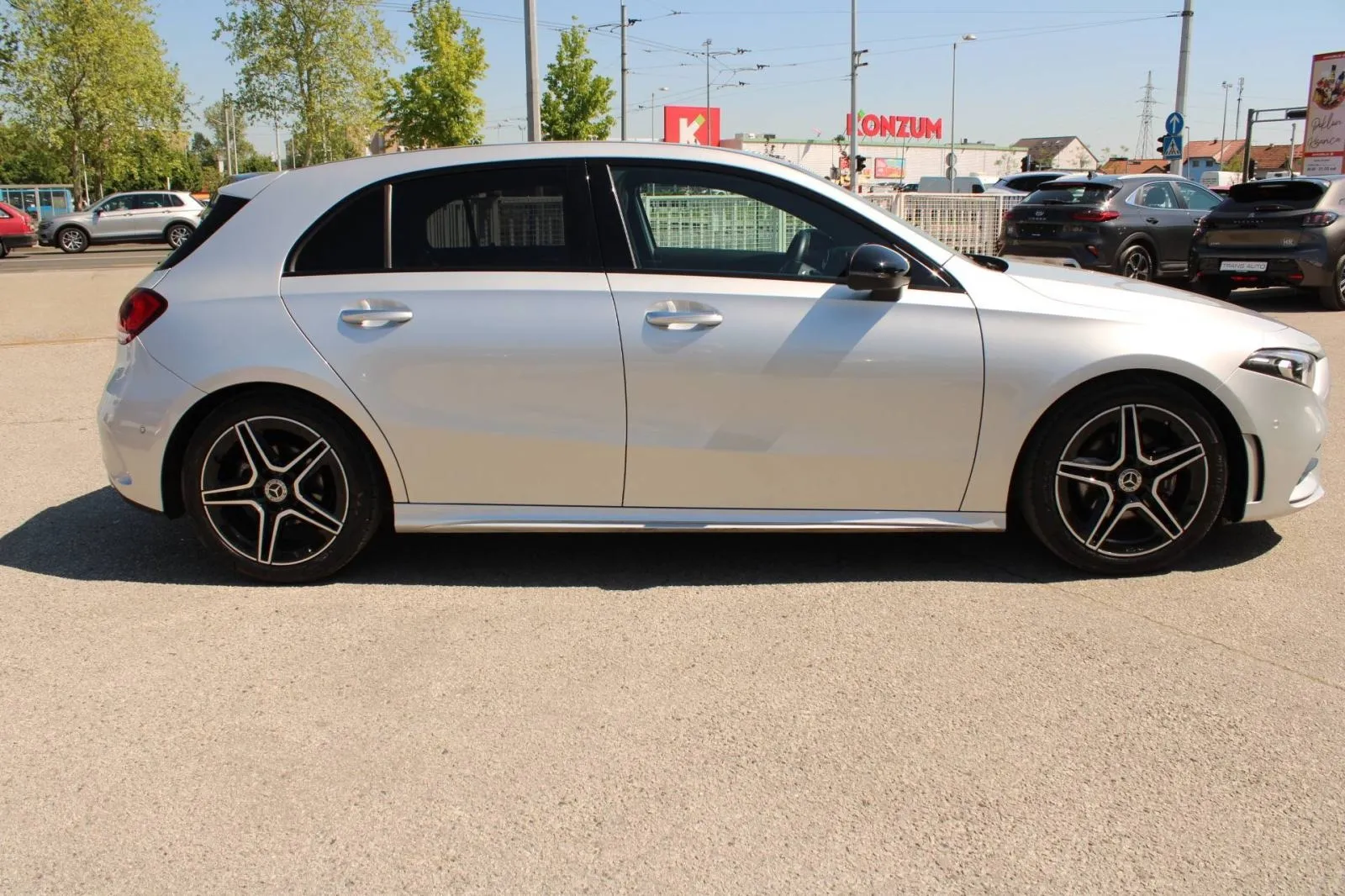 mercedes-benz klasa a 180d automatik amg *led, navigacija, kamera* - slika 4