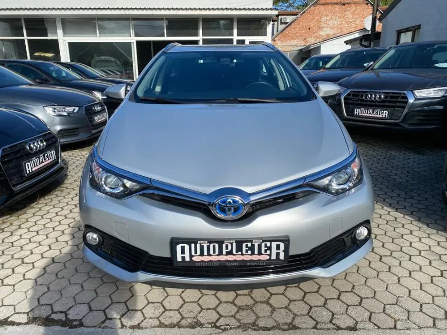 toyota auris touring 1,8 hybrid, navi, tempomat, 4x garancija!!! - slika 2