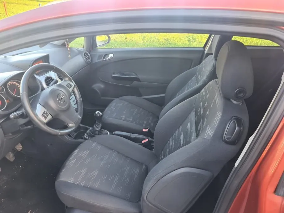 opel corsa 1,7 cdti,2011 god, 250000 km ,kartice - slika 9